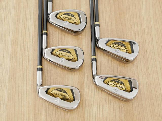 Iron set : Maruman : ชุดเหล็ก Maruman Majesty Royale (รุ่นท๊อปสุด ปี 2021 ของใหม่ 8 หมื่นบาท) มีเหล็ก 7-10,Pw (5 ชิ้น เบอร์ 6 ตีระยะเท่าเบอร์ 5 ของรุ่นอื่น) ก้านกราไฟต์ Flex R2