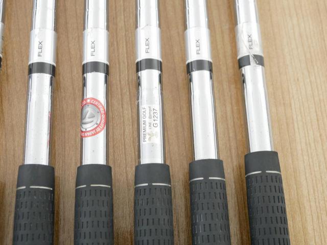 Iron set : Taylormade : ชุดเหล็ก Taylormade M6 (ออกปี 2019 Japan Spec) มีเหล็ก 5-Pw (6 ชิ้น) ก้านเหล็ก REAX 85 Flex S