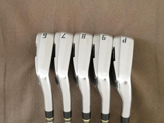 Iron set : Other Brand : ชุดเหล็ก Ryoma DSI (ตีง่ายมาก ไกลมากๆ หายากสุดๆ) มีเหล็ก 6-Pw (5 ชิ้น) ก้านกราไฟต์ Tour AD Flex S