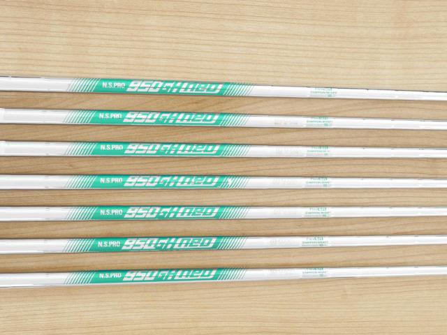 Iron set : PRGR : ชุดเหล็ก PRGR 04 Forged (รุ่นปี 2025 ตีง่าย ไกลมากๆๆ) มีเหล็ก 5-Pw,AW (7 ชิ้น) ก้านเหล็ก NS Pro 950 NEO Flex SR
