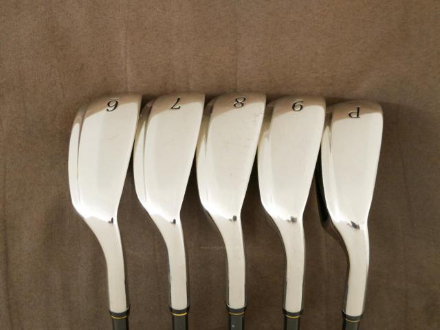Iron set : Other Brand : ชุดเหล็ก ENA Magic Wand (รุ่นปี 2019 หน้าเด้ง เบามาก อ่อน เหมาะกับซีเนียร์) มีเหล็ก 6-Pw (5 ชิ้น) ก้านกราไฟต์ Flex R