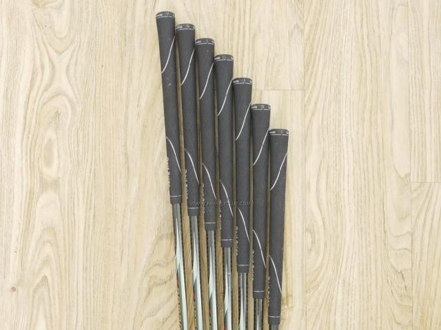 Iron set : Honma : ชุดเหล็ก Honma Beres IE-01 (เหมาะกับซีเนียร์) มีเหล็ก 5-11 (7 ชิ้น) ก้าน ARMRQ 6 (45) Flex R (2 ดาว)