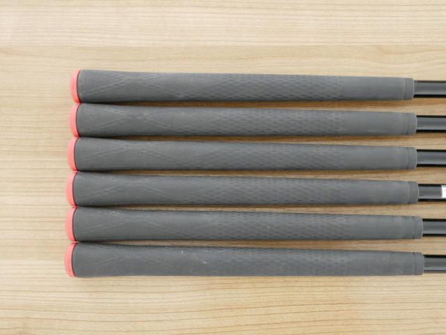 Iron set : Mizuno : ชุดเหล็ก Mizuno JPX EIII Hot Metal (รุ่นท้อป หน้าเด้ง ตีไกล) มีเหล็ก 5-Pw (6 ชิ้น) ก้านกราไฟต์ Flex SR