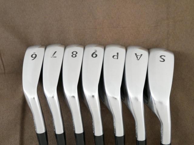 Iron set : Titleist : ชุดเหล็ก Titleist VG3 Type D Forged (ปี 2017 Japan Spec. ตีง่ายและไกลที่สุดของ Titleist) มีเหล็ก 6-Pw,Aw,Sw (7 ชิ้น) ก้านกราไฟต์ Mitsubishi VGI Flex R