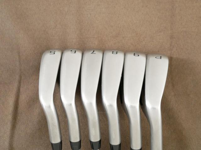 Iron set : Other Brand : ชุดเหล็ก Cobra Darkspeed (ปี 2024) มีเหล็ก 5-Pw (6 ชิ้น) ก้านเหล็ก KBS Tour Lite Flex S