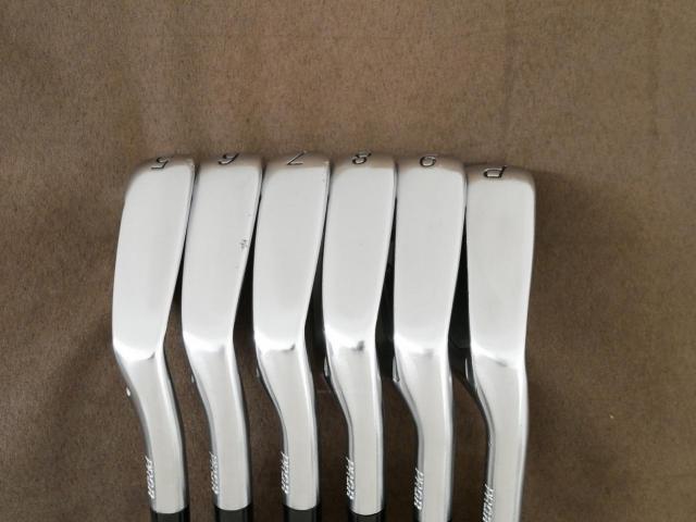 Iron set : PRGR : ชุดเหล็ก PRGR 02 Forged (ปี 2021 นุ่มมาก หายาก) มีเหล็ก 5-Pw (6 ชิ้น) ก้านกราไฟต์ Mitsubishi Diamana Flex SR