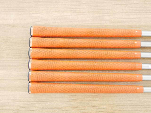 Iron set : Other Brand : ชุดเหล็ก Cobra AMP (ใบใหญ่ ตีง่าย) มีเหล็ก 5-Pw (6 ชิ้น) ก้านกราไฟต์ Fujikura Rombax 