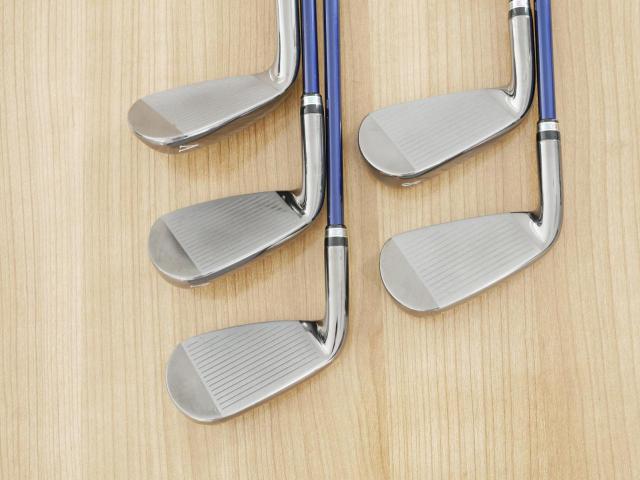 Iron set : Maruman : ชุดเหล็ก Maruman Majesty Royale (รุ่นท๊อปสุด ออกปี 2024 ของใหม่ 9 หมื่นบาท) มีเหล็ก 7-Pw,Aw (5 ชิ้น เบอร์ 7 ตีระยะเท่าเบอร์ 6 ของรุ่นอื่น) ก้านกราไฟต์ Flex R2