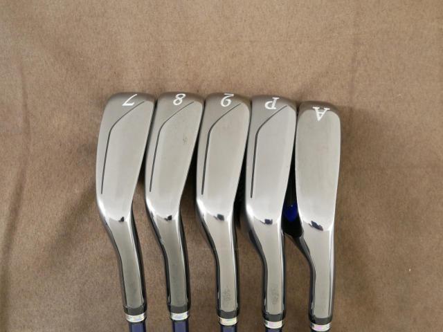 Iron set : Maruman : ชุดเหล็ก Maruman Majesty Royale (รุ่นท๊อปสุด ออกปี 2024 ของใหม่ 9 หมื่นบาท) มีเหล็ก 7-Pw,Aw (5 ชิ้น เบอร์ 7 ตีระยะเท่าเบอร์ 6 ของรุ่นอื่น) ก้านกราไฟต์ Flex R2