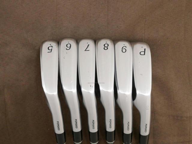 Iron set : PRGR : ชุดเหล็ก PRGR GN502 Tour (Forged) มีเหล็ก 5-Pw (6 ชิ้น) ก้านเหล็ก 95 Flex SR