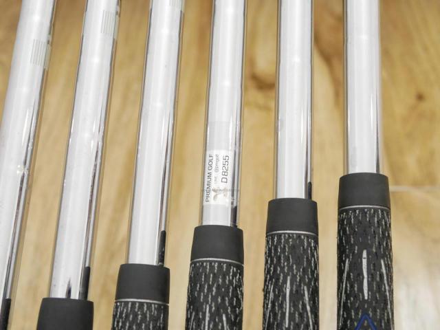 Iron set : Tourstage : ชุดเหล็ก Tourstage VIQ (Forged) มีเหล็ก 5-Pw (6 ชิ้น) ก้านเหล็ก NS Pro 950 Flex S