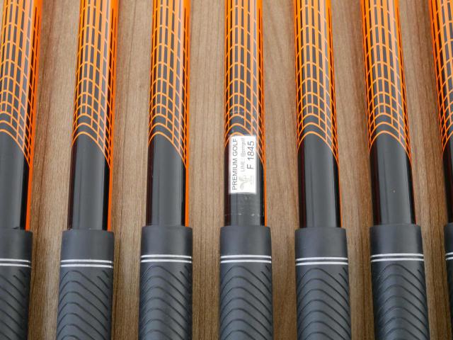 Iron set : Maruman : ชุดเหล็ก Maruman Red-V II (ใบใหญ่ ตีง่าย ไกล) มีเหล็ก 5-Pw,Aw,Sw (8 ชิ้น) ก้านกราไฟต์ Flex S