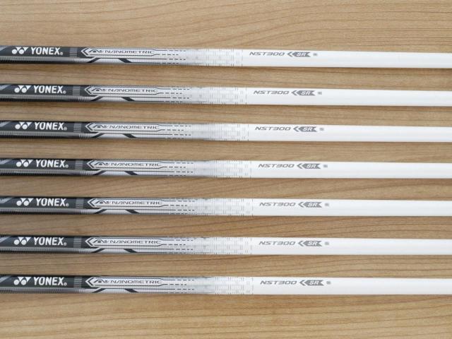 Iron set : Yonex : ชุดเหล็ก Yonex i E-Zone (หน้าเด้ง ตีไกล) มีเหล็ก 5-Pw,Sw (7 ชิ้น) ก้านกราไฟต์ Flex SR