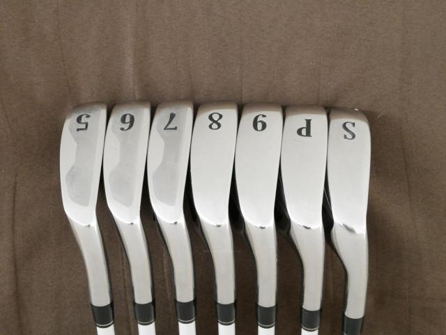 Iron set : Yonex : ชุดเหล็ก Yonex i E-Zone (หน้าเด้ง ตีไกล) มีเหล็ก 5-Pw,Sw (7 ชิ้น) ก้านกราไฟต์ Flex SR
