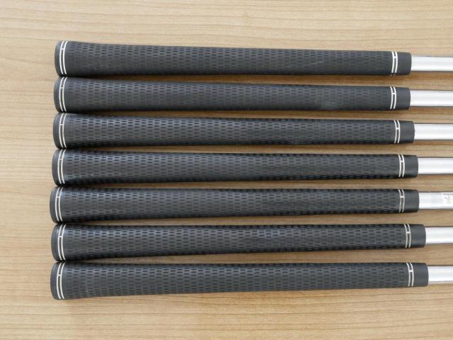 Iron set : Taylormade : ชุดเหล็ก Taylormade RocketBladez Tour มีเหล็ก 4-Pw (7 ชิ้น) ก้านเหล็ก NS Pro 950 Flex R