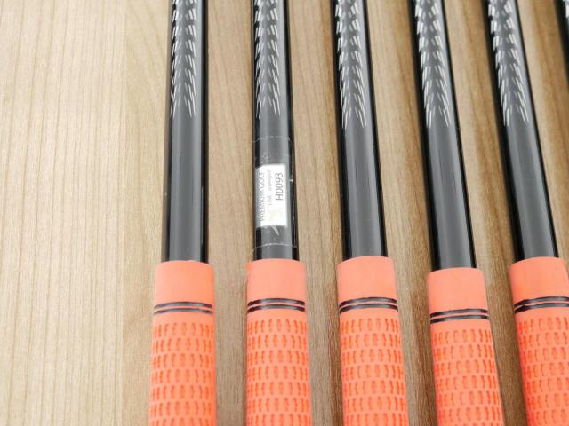 Iron set : PRGR : **มีตำหนิ** ชุดเหล็ก PRGR Egg PF Forged (รุ่นปี 2019 ตีง่ายและไกลมากๆ โกงสุดๆ) มีเหล็ก 7-Pw,Aw,As,Sw (7 ชิ้น) ก้านกราไฟต์ M-37 Flex R