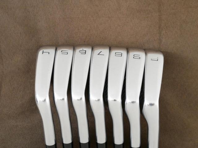 Iron set : Taylormade : ชุดเหล็ก Taylormade P760 Forged (ปี 2018 นุ่ม แน่น) มีเหล็ก 4-Pw (7 ชิ้น) ก้านเหล็ก Dynamic Gold 105 S300