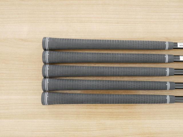 Iron set : PRGR : ชุดเหล็ก PRGR 05 Forged (รุ่นปี 2023) มีเหล็ก 7-Pw,Aw (5 ชิ้น) ก้านกราไฟต์ Fujikura MCI Flex SR