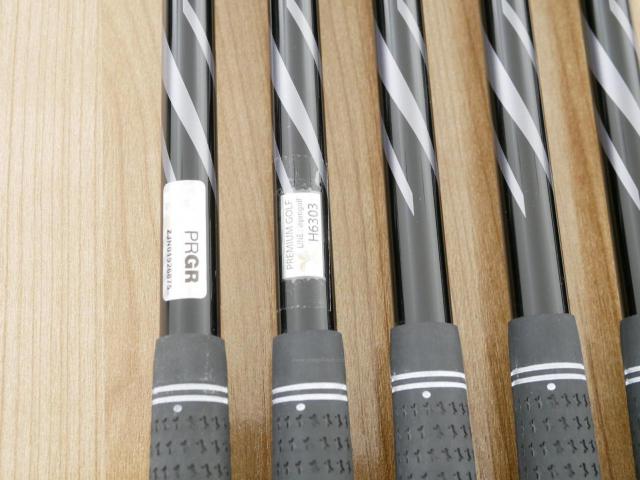 Iron set : PRGR : ชุดเหล็ก PRGR 05 Forged (รุ่นปี 2023) มีเหล็ก 7-Pw,Aw (5 ชิ้น) ก้านกราไฟต์ Fujikura MCI Flex SR