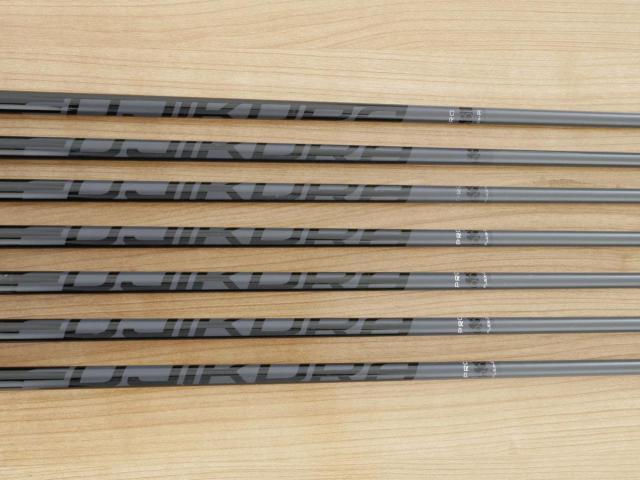 Iron set : Other Brand : ชุดเหล็ก Cobra King F7 One (รุ่นปี 2019) มีเหล็ก 5-Pw,Aw (7 ชิ้น) ก้านกราไฟต์ Fujikura Pro 63 Flex R