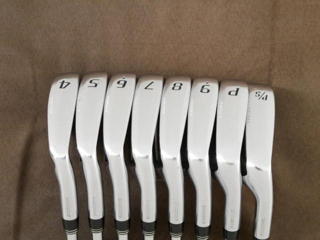 Iron set : Tourstage : ชุดเหล็ก Tourstage VIQ (Forged) มีเหล็ก 4-Pw,Aw (8 ชิ้น) ก้านเหล็ก Dynamic Gold S200