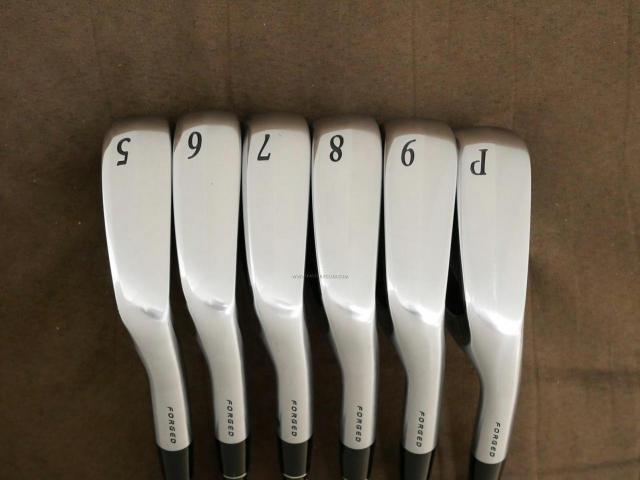 Iron set : Other Brand : ชุดเหล็ก Srixon Z585 Forged (รุ่นปี 2020) มีเหล็ก 5-Pw (6 ชิ้น) ก้านกราไฟต์ Miyazaki Mahana 6 Flex S