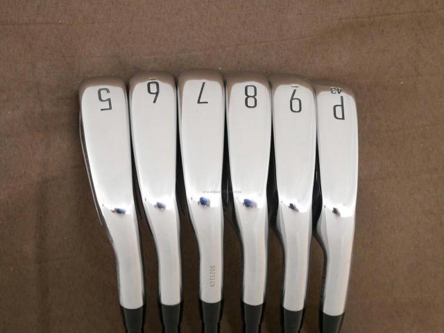 Iron set : Titleist : ชุดเหล็ก Titleist T200 Forged (รุ่นล่าสุด ออกปี 2023 Japan Spec) มีเหล็ก 5-Pw (6 ชิ้น) ก้านกราไฟต์ Mitsubishi TENSEI AM2 Flex S