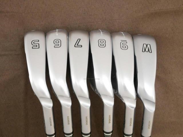 Iron set : Ping : **เหมือนใหม่** ชุดเหล็ก Ping G425 (รุ่นปี 2021 Japan Spec. ใบใหญ่ ง่าย ไกล) มีเหล็ก 5-Pw (6 ชิ้น) ก้านเหล็ก Dynamic Gold 105 S200