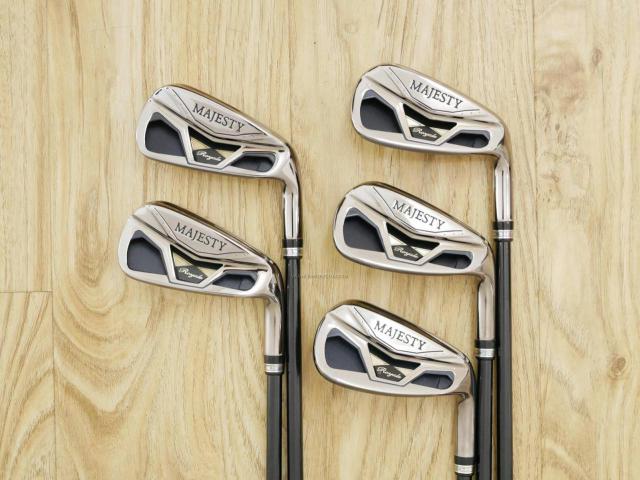 Iron set : Maruman : ชุดเหล็ก Maruman Majesty Royale (รุ่นท๊อปสุด ปี 2022 ของใหม่ 9 หมื่นบาท) มีเหล็ก 7-10,Pw (5 ชิ้น เบอร์ 7 ตีระยะเท่าเบอร์ 6 ของรุ่นอื่น) ก้านกราไฟต์ Flex SR