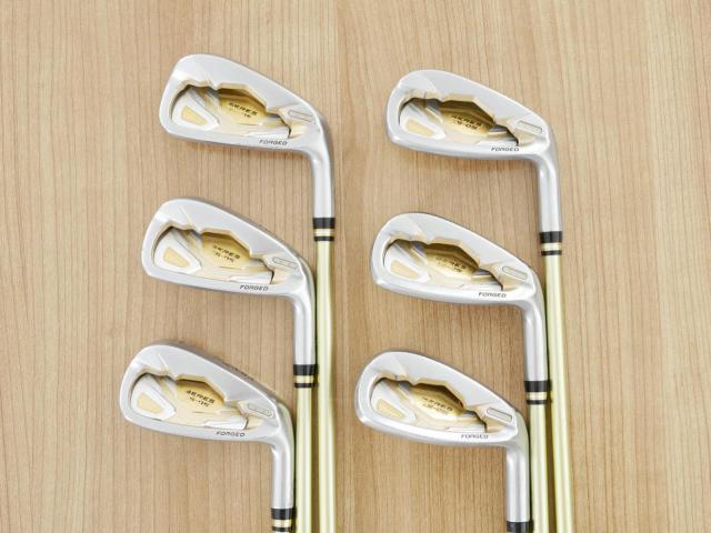 Iron set : Honma : ชุดเหล็ก Honma Beres IS-05 Forged (ปี 2017) มีเหล็ก 6-11 (6 ชิ้น ระยะเทียบเท่า 5-Pw ของรุ่นอื่นๆ) ก้าน ARMRQ ∞ (48) Flex SR (2 ดาว)