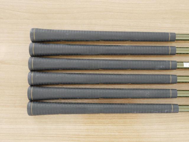 Iron set : Honma : ชุดเหล็ก Honma Beres IS-05 Forged (ปี 2017) มีเหล็ก 6-11 (6 ชิ้น ระยะเทียบเท่า 5-Pw ของรุ่นอื่นๆ) ก้าน ARMRQ ∞ (48) Flex SR (2 ดาว)