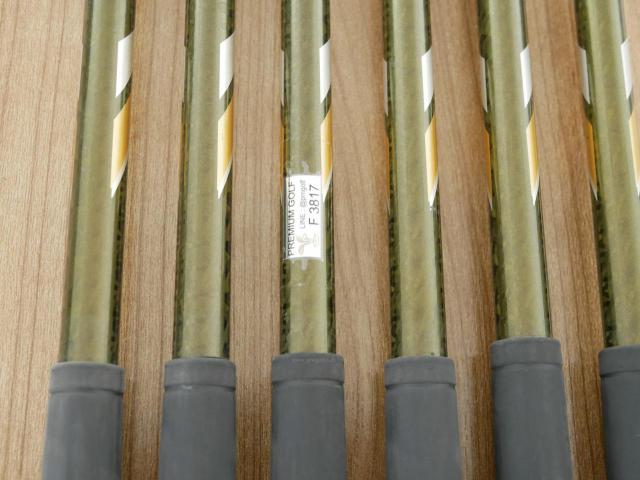 Iron set : Honma : ชุดเหล็ก Honma Beres IS-03 (ปี 2015 หน้าเด้ง Forged) มีเหล็ก 6-11 (6 ชิ้น เทียบเท่า 5-Pw) ก้าน ARMRQ 8 (49) Flex R (2 ดาว)