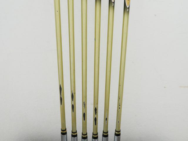 Iron set : Honma : ชุดเหล็ก Honma Beres IS-03 (ปี 2015 หน้าเด้ง Forged) มีเหล็ก 6-11 (6 ชิ้น เทียบเท่า 5-Pw) ก้าน ARMRQ 8 (49) Flex R (2 ดาว)