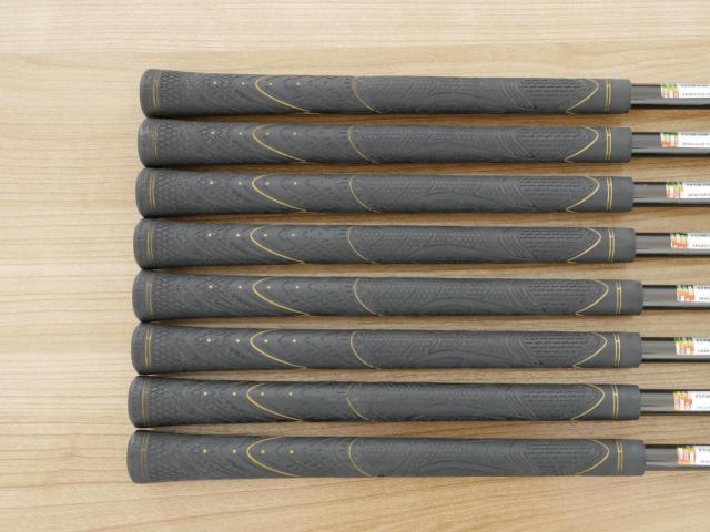 Iron set : Maruman : ชุดเหล็ก Maruman Majesty Vanquich XR (รุ่นท๊อปสุด ตีง่าย ไกลมาก ของใหม่ 7 หมื่นบาท) มีเหล็ก 5-10,Pw,Aw (8 ชิ้น) ก้านกราไฟต์ Flex SR