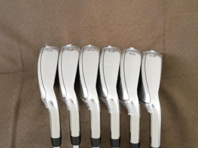 Iron set : Callaway : **ของใหม่ ยังไม่แกะพลาสติก** ชุดเหล็ก Callaway Rogue ST Max OS (ออกปี 2022 ตีง่ายสุดๆ ไกลสุดๆ) มีเหล็ก 5-Pw (6 ชิ้น) ก้านเหล็ก Dynamic Gold 95 R300