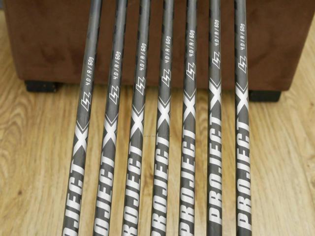 Iron set : Mizuno : ชุดเหล็ก Mizuno JPX 900 Hot Metal (ตัวท้อป ใบใหญ่ ตีง่าย ไกล) มีเหล็ก 5-Pw,Aw (7 ชิ้น) ก้านกราไฟต์ Project X LZ 60g Flex A