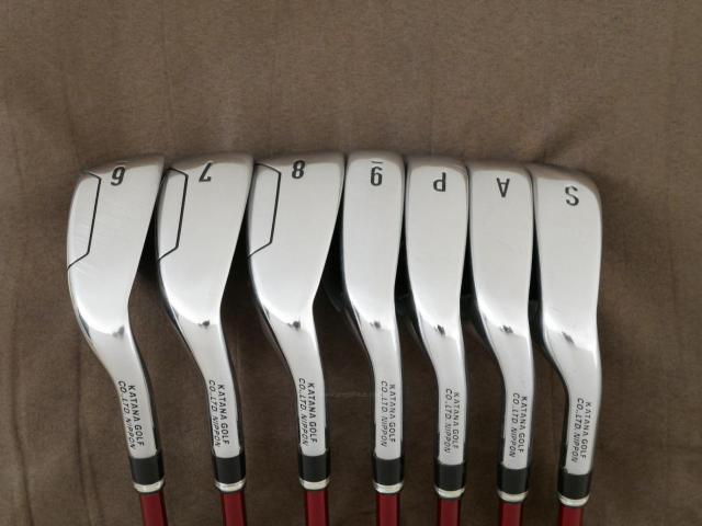Iron set : Katana : ชุดเหล็ก Katana Voltio IV G Series I Silver (ปี 2017) มีเหล็ก 6-Pw,Aw,Sw (7 ชิ้น เหล็กยาวเป็นกระเทย) ก้านกราไฟต์ Fujikura Speeder 360 Flex R