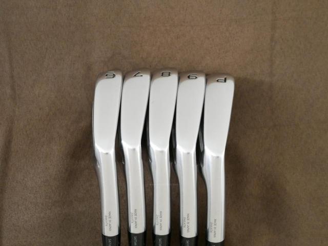 Iron set : Honma : ชุดเหล็ก Honma Tour World TW757B (ออกปี 2022) มีเหล็ก 6-Pw (5 ชิ้น) ก้านกราไฟต์ Honma VIZARD IB-WF 70 Flex R (3 ดาว)