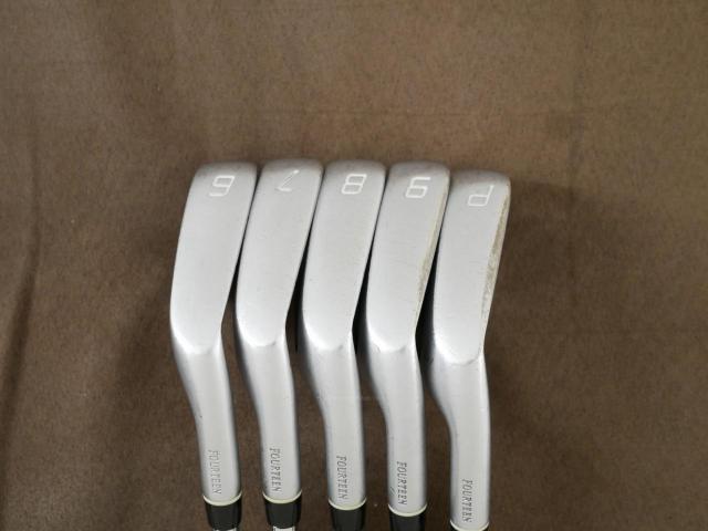 Iron set : Fourteen : ชุดเหล็ก Fourteen TC-606 Forged (ปี 2017 นุ่มมากๆ) มีเหล็ก 6-Pw (5 ชิ้น) ก้านเหล็ก NS Pro 950 HT Flex S