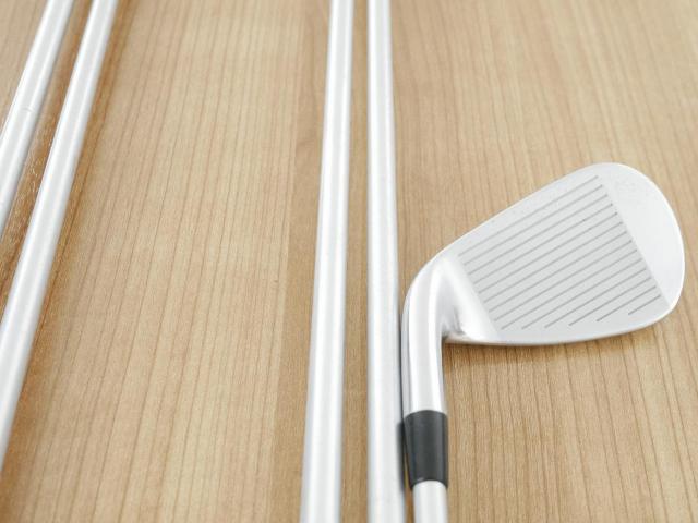 Iron set : Titleist : ชุดเหล็ก Titleist VG3 Type D Forged (ปี 2017 Japan Spec. ตีง่ายและไกลที่สุดของ Titleist) มีเหล็ก 6-Pw (5 ชิ้น) ก้านกราไฟต์ Mitsubishi VGI Flex R