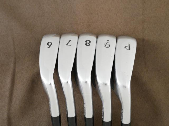 Iron set : Titleist : ชุดเหล็ก Titleist VG3 Type D Forged (ปี 2017 Japan Spec. ตีง่ายและไกลที่สุดของ Titleist) มีเหล็ก 6-Pw (5 ชิ้น) ก้านกราไฟต์ Mitsubishi VGI Flex R