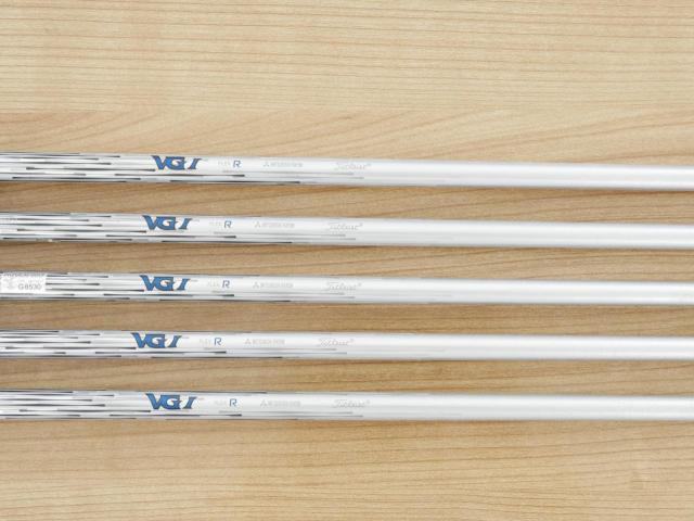 Iron set : Titleist : ชุดเหล็ก Titleist VG3 Type D Forged (ปี 2017 Japan Spec. ตีง่ายและไกลที่สุดของ Titleist) มีเหล็ก 6-Pw (5 ชิ้น) ก้านกราไฟต์ Mitsubishi VGI Flex R