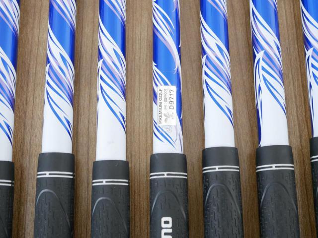 Iron set : Mizuno : ชุดเหล็ก Mizuno JPX 900 Forged (นุ่มมาก ตีง่าย ระยะดี) มีเหล็ก 5-Pw,Aw (7 ชิ้น) ก้านกราไฟต์ Flex SR