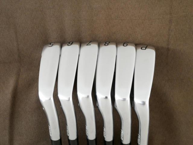 Iron set : PRGR : ชุดเหล็ก PRGR 02 Forged (ปี 2021 นุ่มมาก หายาก) มีเหล็ก 5-Pw (6 ชิ้น) ก้านกราไฟต์ Mitsubishi Diamana Flex SR