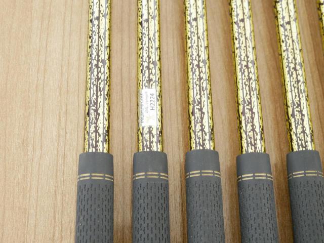 Iron set : Yonex : ชุดเหล็ก Yonex Royal DTP (ออกปี 2016 ท๊อปสุด ก้านดีมาก หน้าเด้ง ตีไกลสุดๆ) มีเหล็ก 7-Pw,Aw,As,Sw (7 ชิ้น) ก้านกราไฟต์ Flex SR