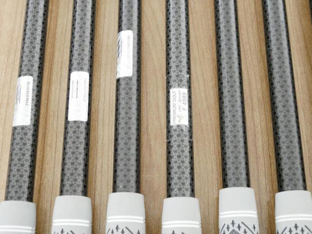 Iron set : Daiwa : ชุดเหล็ก Daiwa Labospec FF-247III (หน้าเด้งสุดๆ ตีไกลสุดๆๆๆๆ เหล็ก 7 Loft 25) มีเหล็ก 5-Pw,Aw,As,Sw (9 ชิ้น) ก้านกราไฟต์ LABOSPEC Shinari i80 Flex S