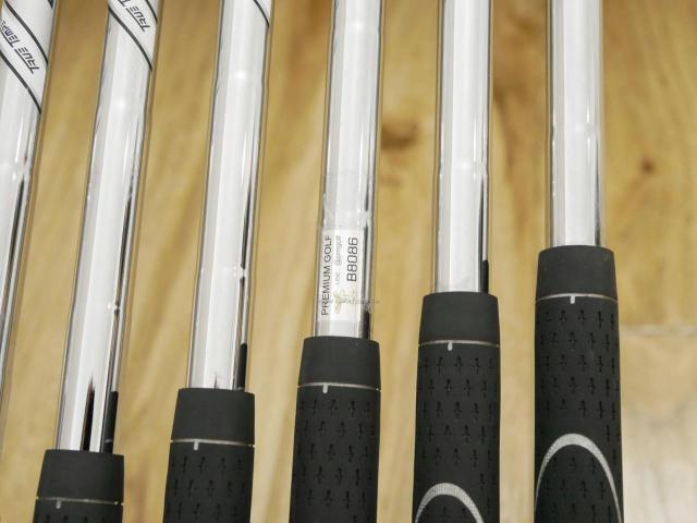 Iron set : Taylormade : ชุดเหล็ก Taylormade M5 (ออกปี 2019 Japan Spec) มีเหล็ก 5-Pw (6 ชิ้น) ก้านเหล็ก AMT Tour White S200