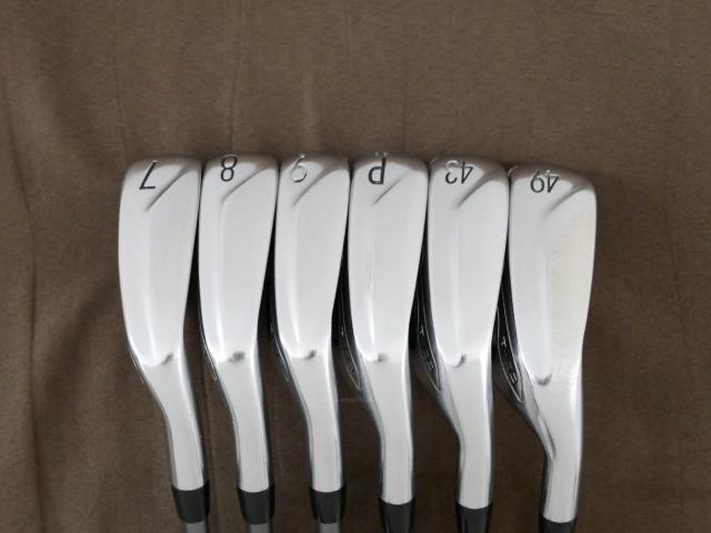 Iron set : Titleist : ชุดเหล็ก Titleist T400 (ตีง่ายที่สุด ไกลที่สุด ออกปี 2020) มีเหล็ก 7-Pw,43,49 (6 ชิ้น) ก้านกราไฟต์ Mitsubishi TENSEI 50 Flex R