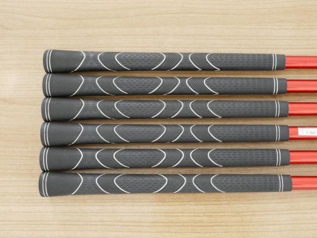 Iron set : Maruman : ชุดเหล็ก Maruman Red-V II (ใบใหญ่ ตีง่าย ไกล) มีเหล็ก 5-Pw (6 ชิ้น) ก้านกราไฟต์ Flex S