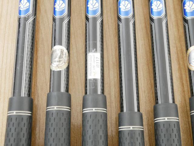 Iron set : Taylormade : ชุดเหล็ก Taylormade Gloire F2 Forged (รุ่นท๊อปสุด Japan Spec. ออกปี 2017) มีเหล็ก 6-Pw,Aw (6 ชิ้น) ก้านกราไฟต์ Flex R